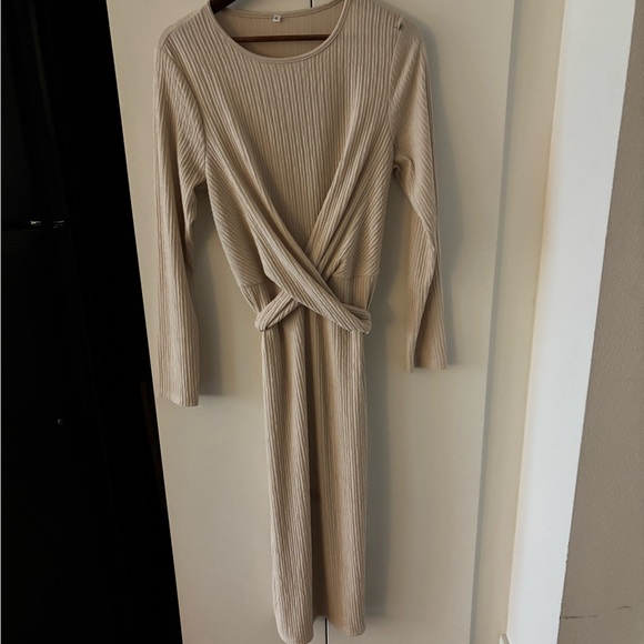 Dresses & Skirts - Elegant Beige Long Sleeve Dress